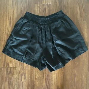 Ava & Viv Women’s Black Shorts
Size: 1X